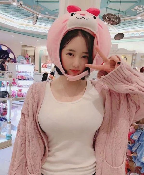 奶子特别大的幼师