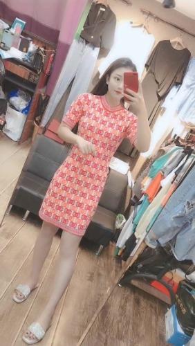 说话挺呛人的一个老妹儿